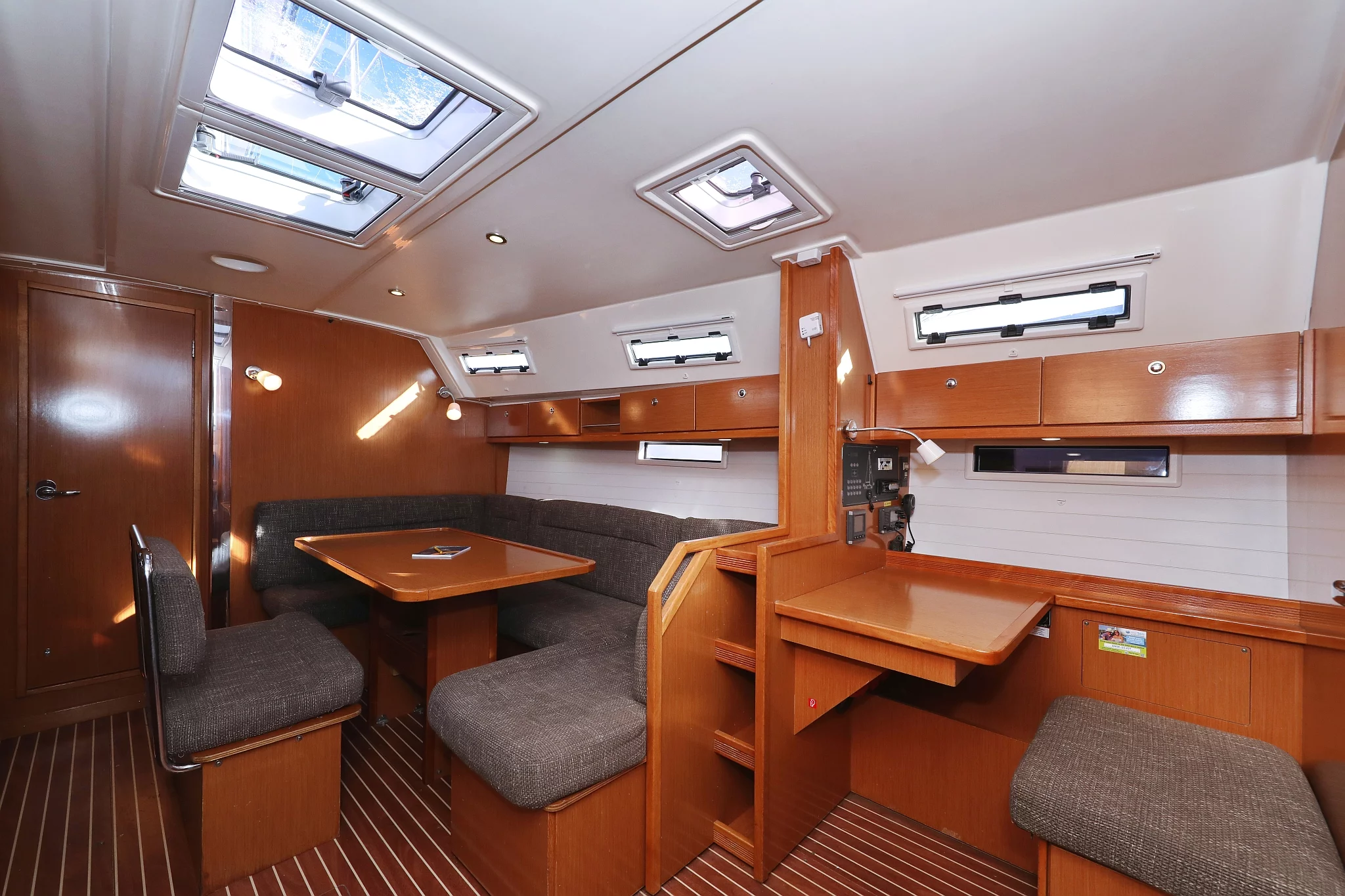 Bavaria Cruiser 40 S (Silver Arrow)  - 8