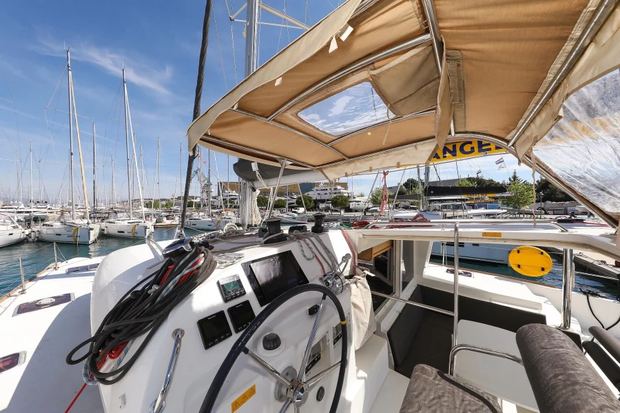 Lagoon 400 - 4 + 2 cab. (My Star)  - 48