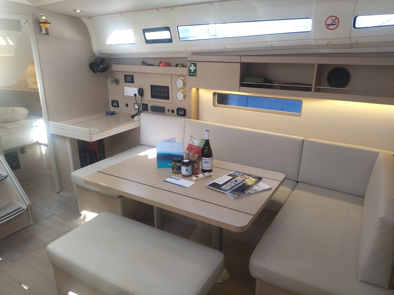 Photo #4 - Oceanis 40.1 (Magnum) en Athènes - 31833
