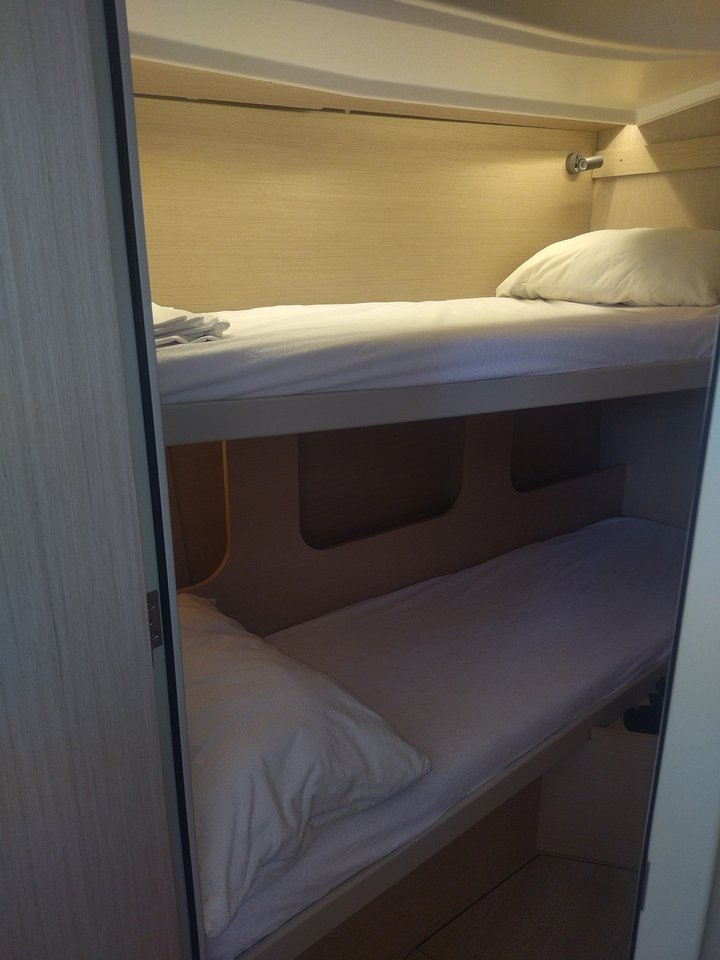 Photo #7 - Oceanis 40.1 (Magnum) en Athènes - 31833