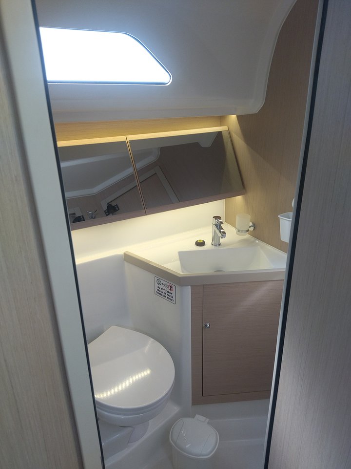 Photo #9 - Oceanis 40.1 (Magnum) en Athènes - 31833