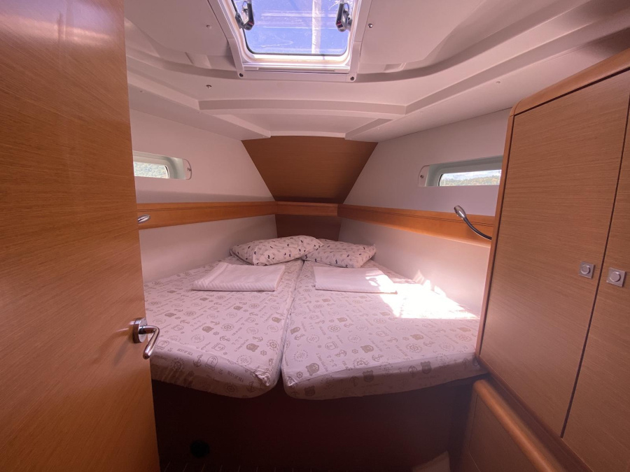 Photo #7 - Sun Odyssey 439 (Toya) in Fethiye - 31847