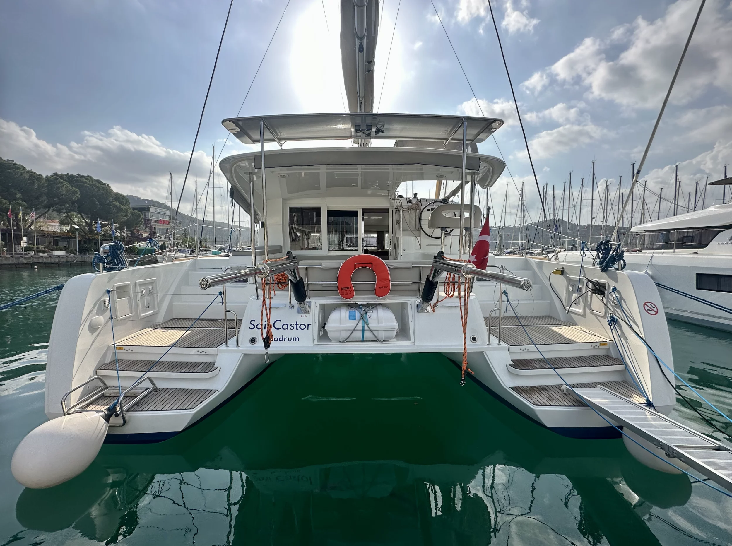 Lagoon 40 - 4 + 2 cab (Sail Castor)  - 3