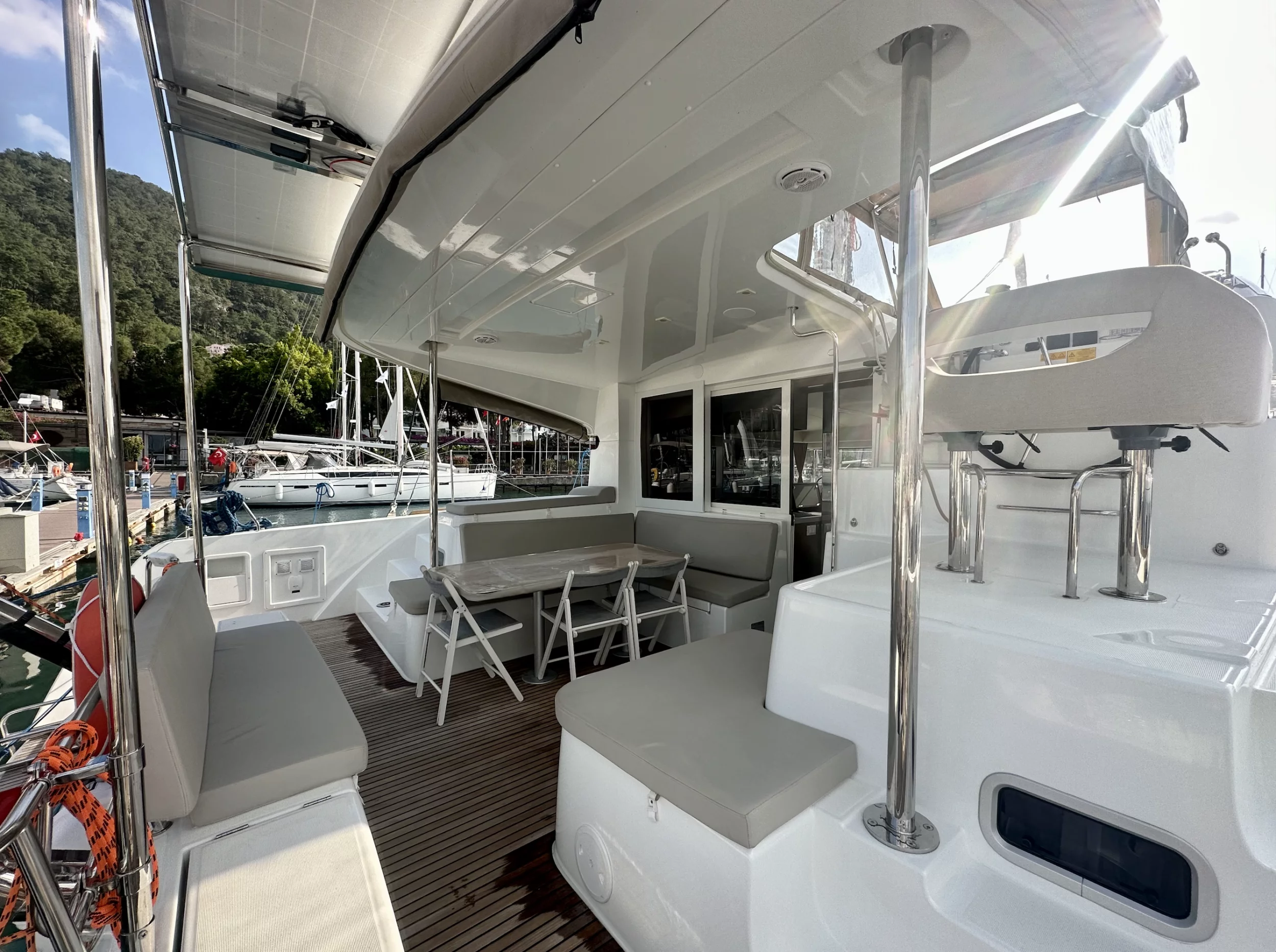 Lagoon 40 - 4 + 2 cab (Sail Castor)  - 5