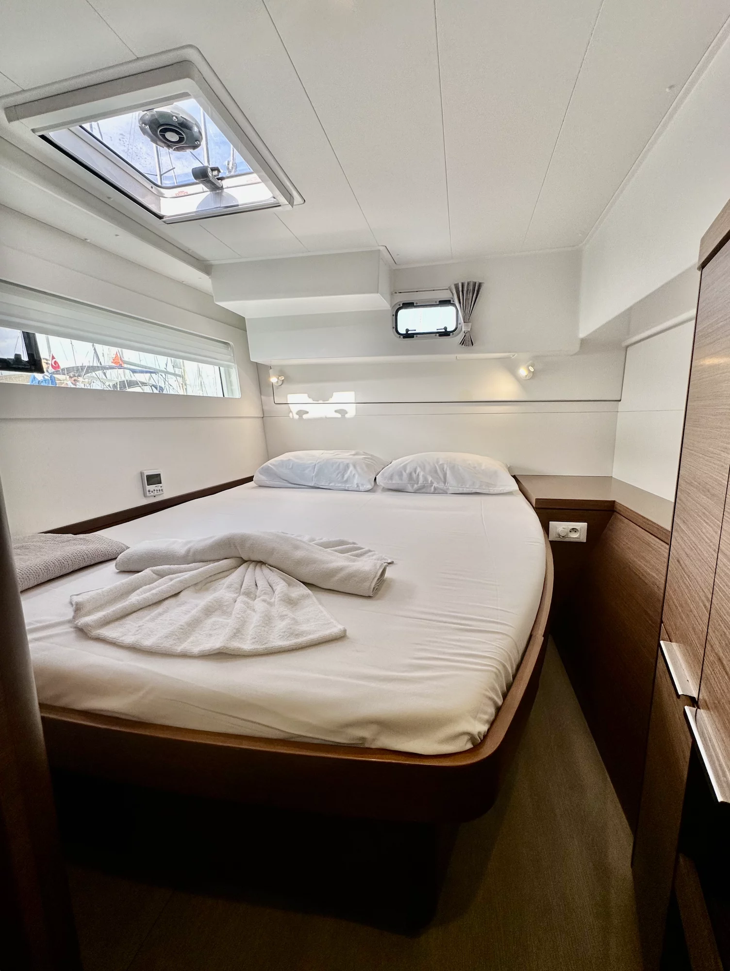 Lagoon 40 - 4 + 2 cab (Sail Castor)  - 12