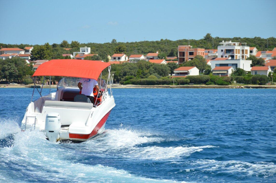 Photo #6 - Marine Time 565 Sundeck (Marine Time 565) in Petrane - 31933