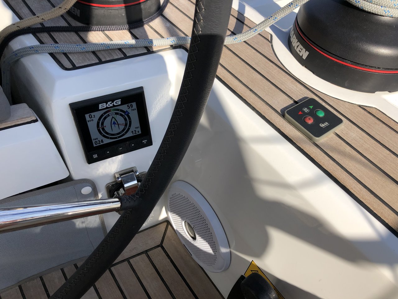 Photo #10 - Oceanis 51.1 - 5 + 1 cab. (Salt Water) in Athens - 31934