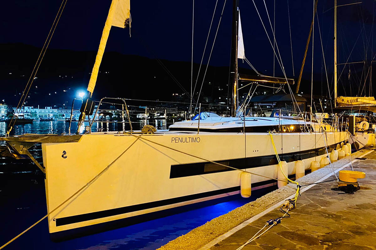 Photo #4 - Oceanis Yacht 62 - 4 + 1 (Penultimo) en Elliniko - 31945