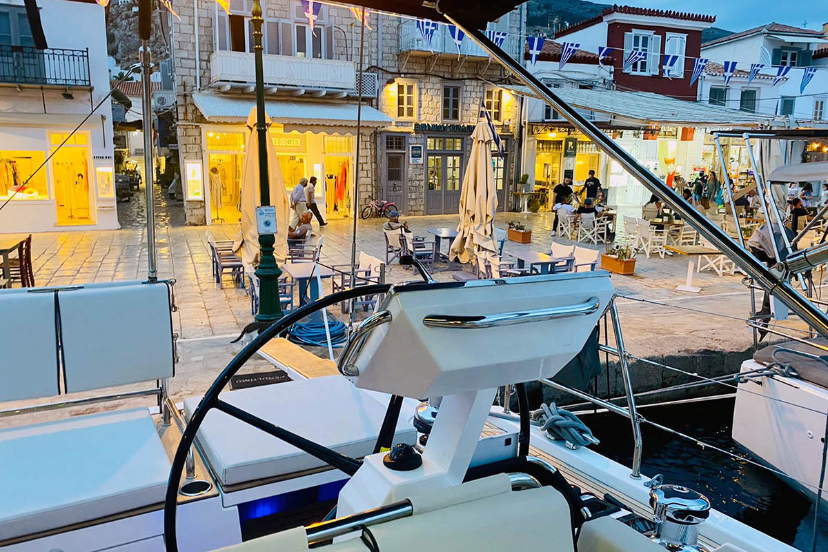 Photo #6 - Oceanis Yacht 62 - 4 + 1 (Penultimo) en Elliniko - 31945