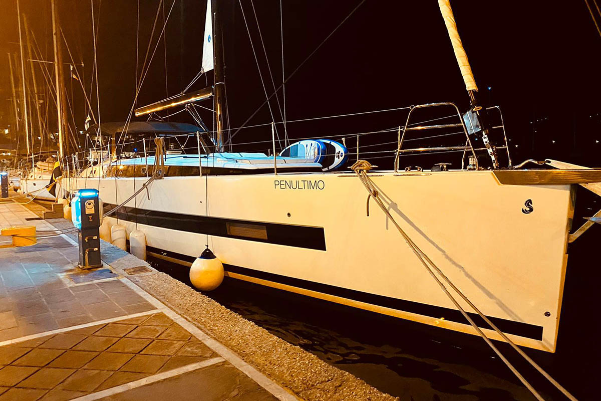 Photo #8 - Oceanis Yacht 62 - 4 + 1 (Penultimo) en Elliniko - 31945
