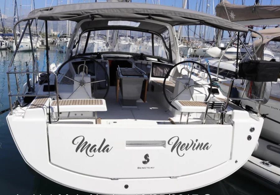 Oceanis 41.1 (Mala Nevina)  - 2