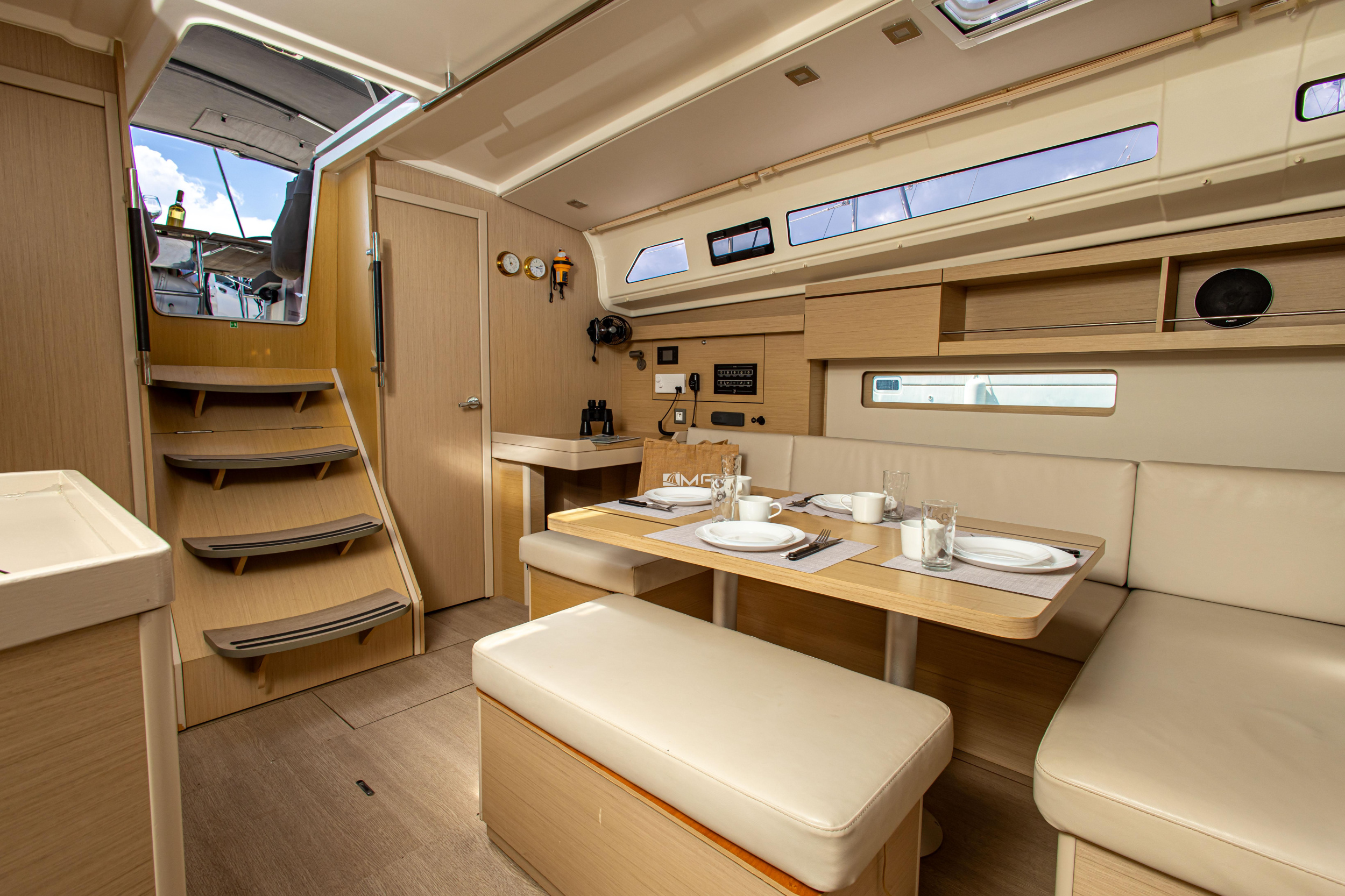 Photo #8 - Oceanis 40.1 (Taylor) en Lefkada - 31959