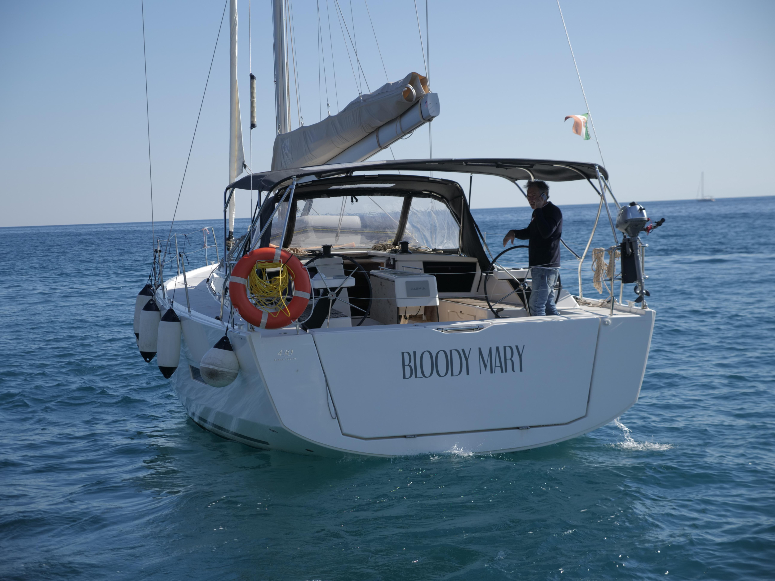 Photo #4 - Dufour 430 - 3 cab. (Bloody Mary) en Milazzo - 32015