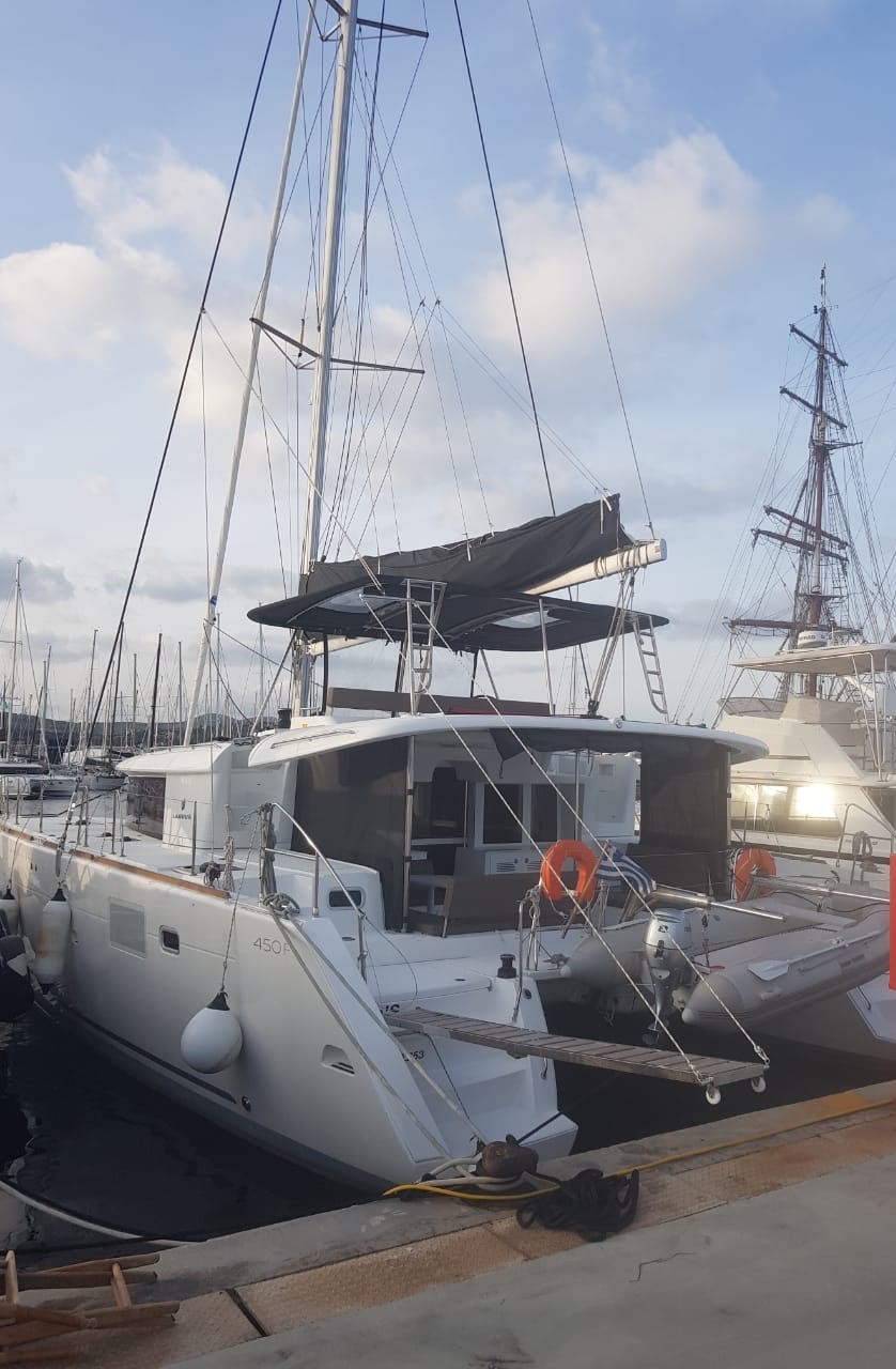 Photo #4 - Lagoon 450 F - 4 + 2 cab. (Fo's) in Mykonos - 32019