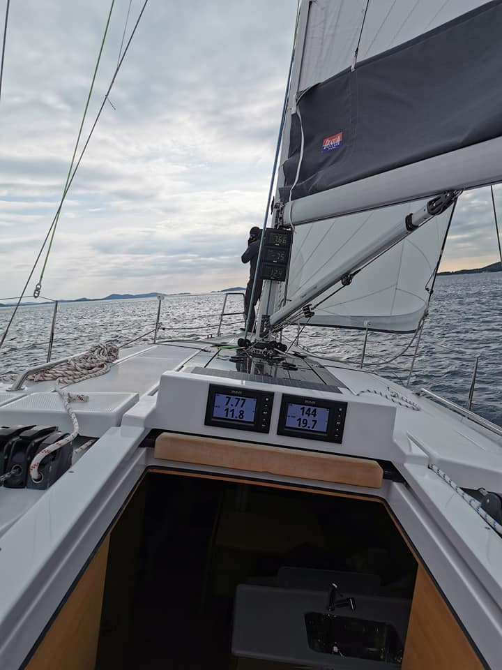 Photo #9 - Elan E5 (Elaya) en Biograd - 32040