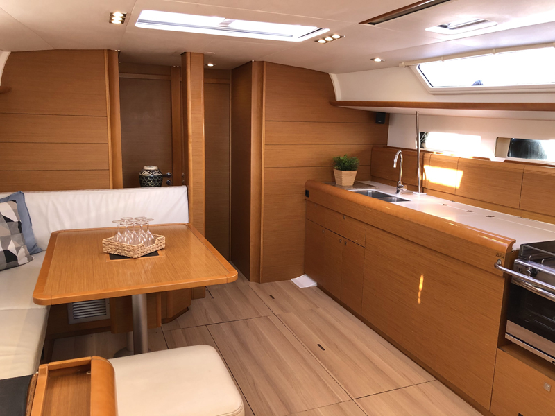 Photo #11 - Sun Odyssey 479 - 4 cab. (Luna Rossa) in Athen - 32045