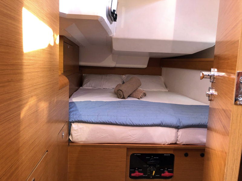 Photo #13 - Sun Odyssey 479 - 4 cab. (Luna Rossa) in Athen - 32045