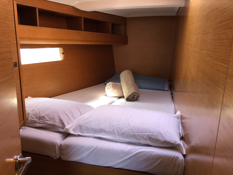 Photo #15 - Sun Odyssey 479 - 4 cab. (Luna Rossa) in Athen - 32045