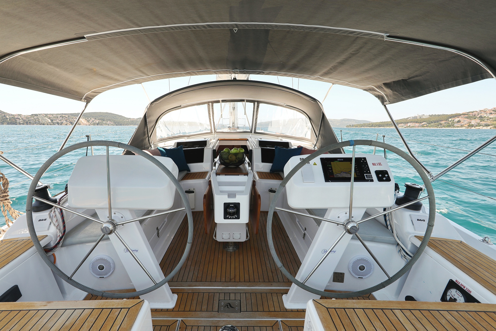 Photo #5 - Hanse 458 - 3 cab. (One Life) in Trogir - 32097