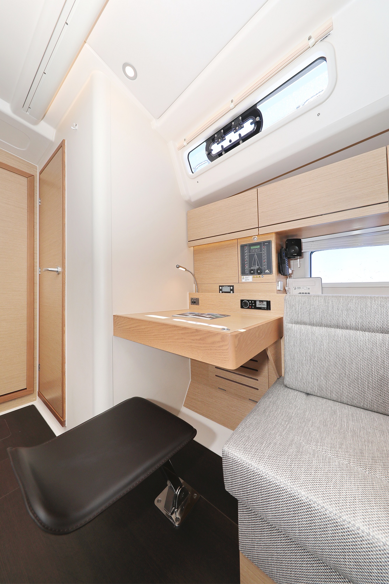 Photo #14 - Hanse 458 - 3 cab. (One Life) in Trogir - 32097