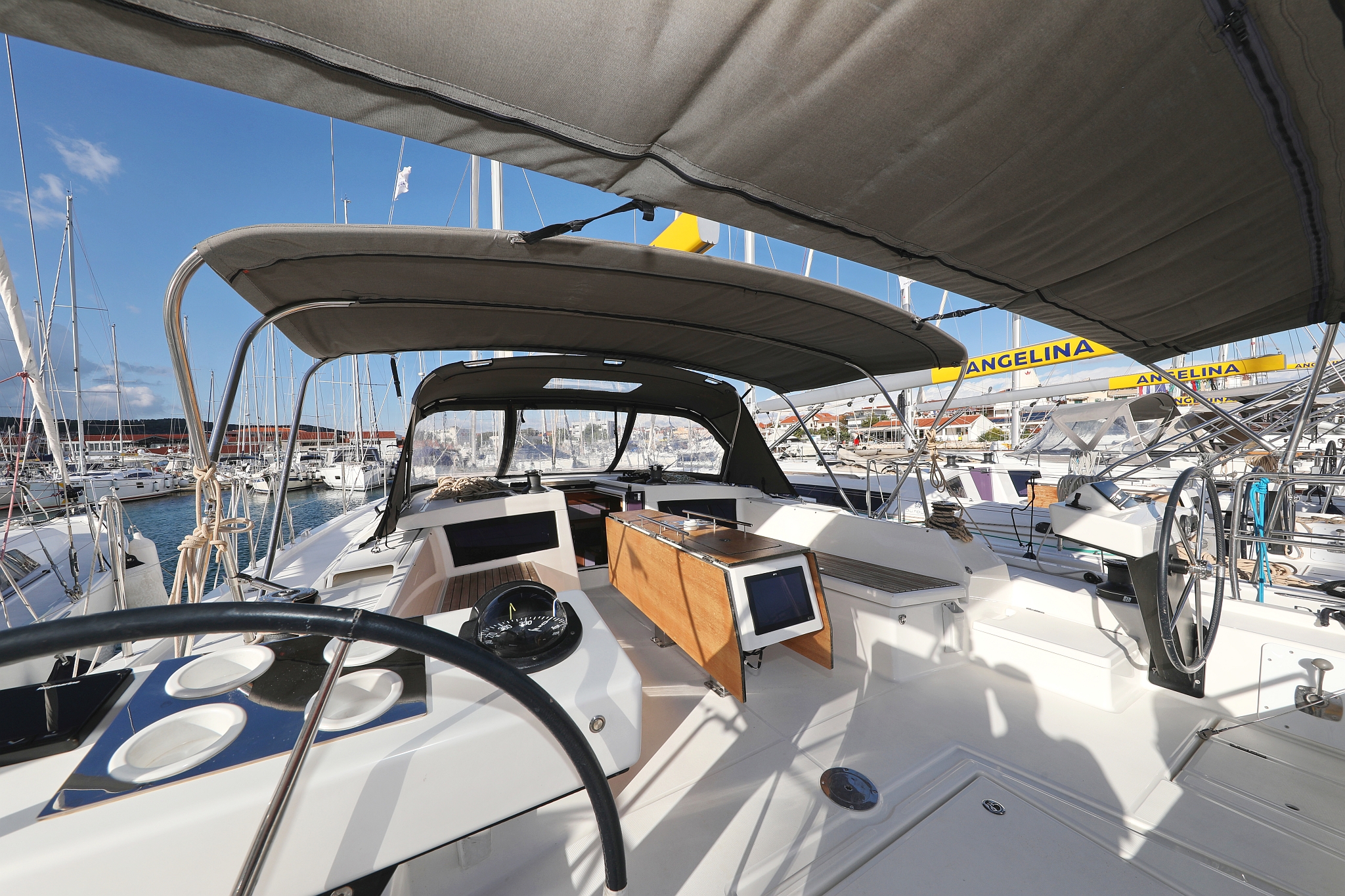 Photo #4 - Dufour 470 - 5 cab. (Anthea) in Trogir - 32103