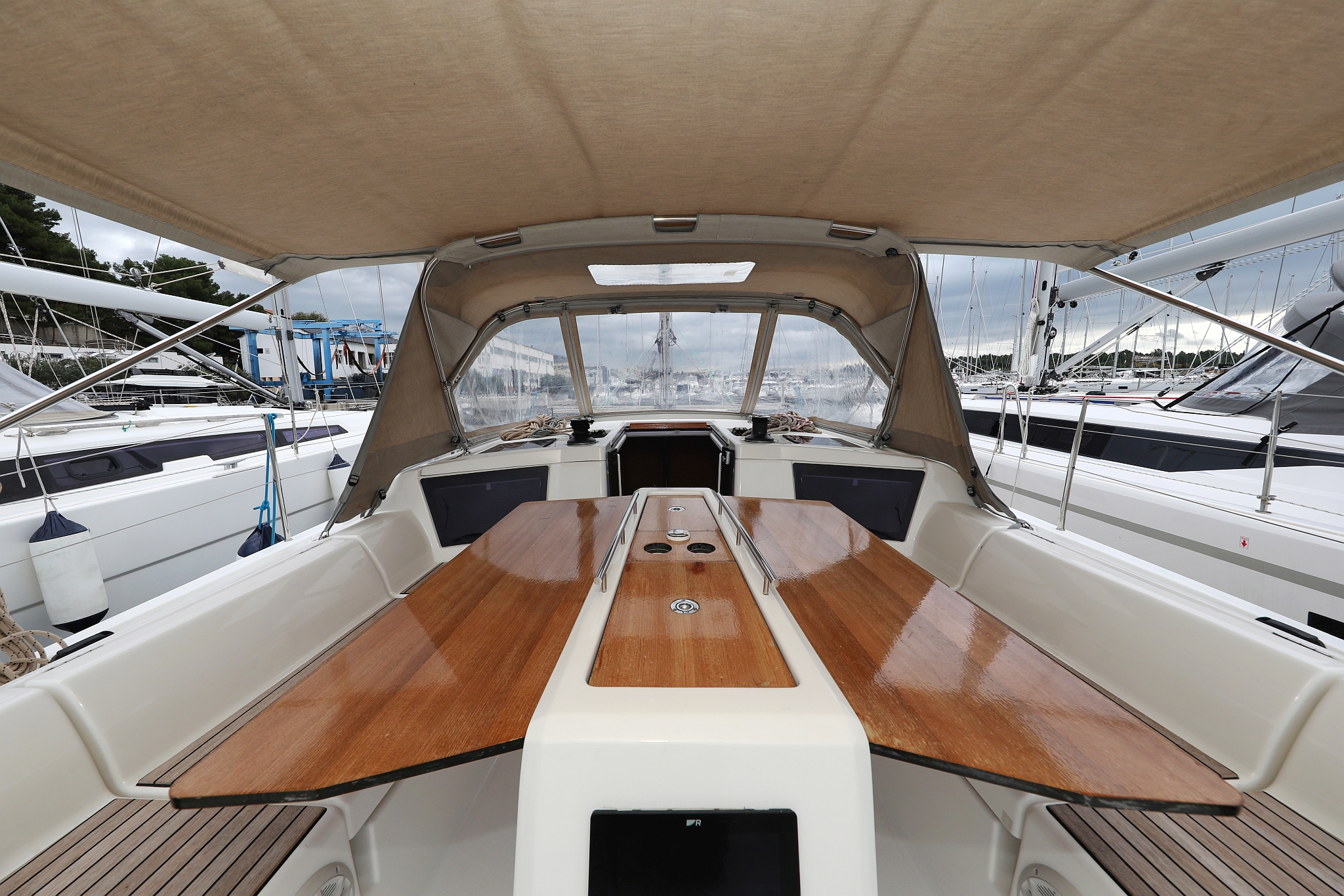 Photo #7 - Dufour 390 GL (Mercury) in Trogir - 32119
