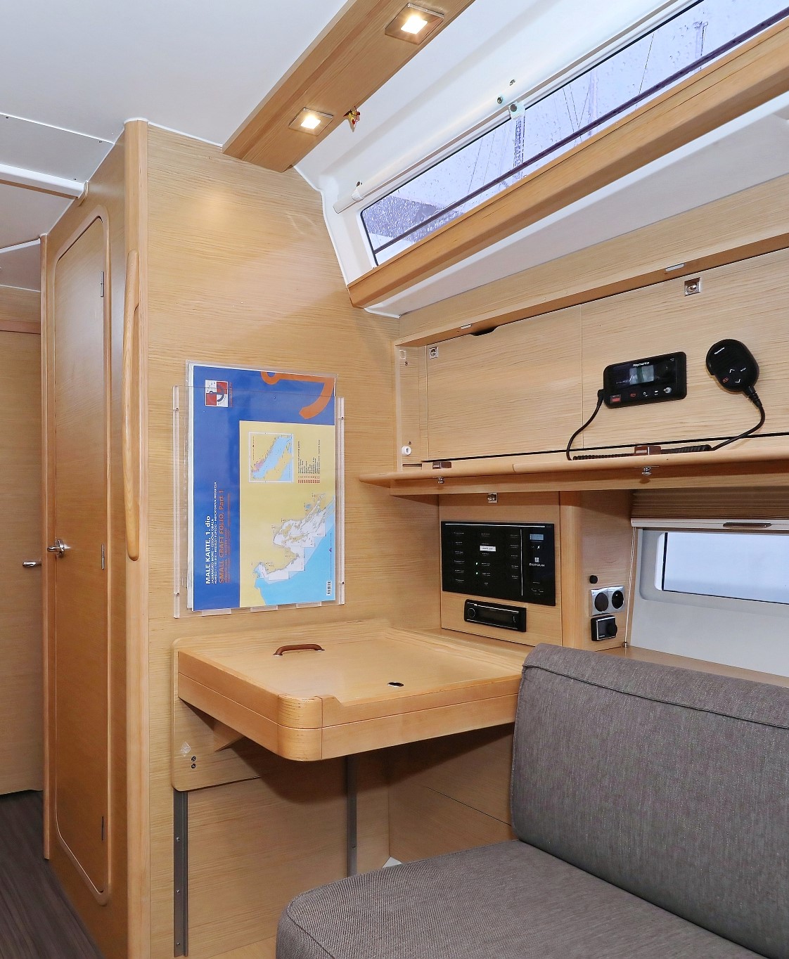 Photo #37 - Dufour 390 GL (Mercury) in Trogir - 32119