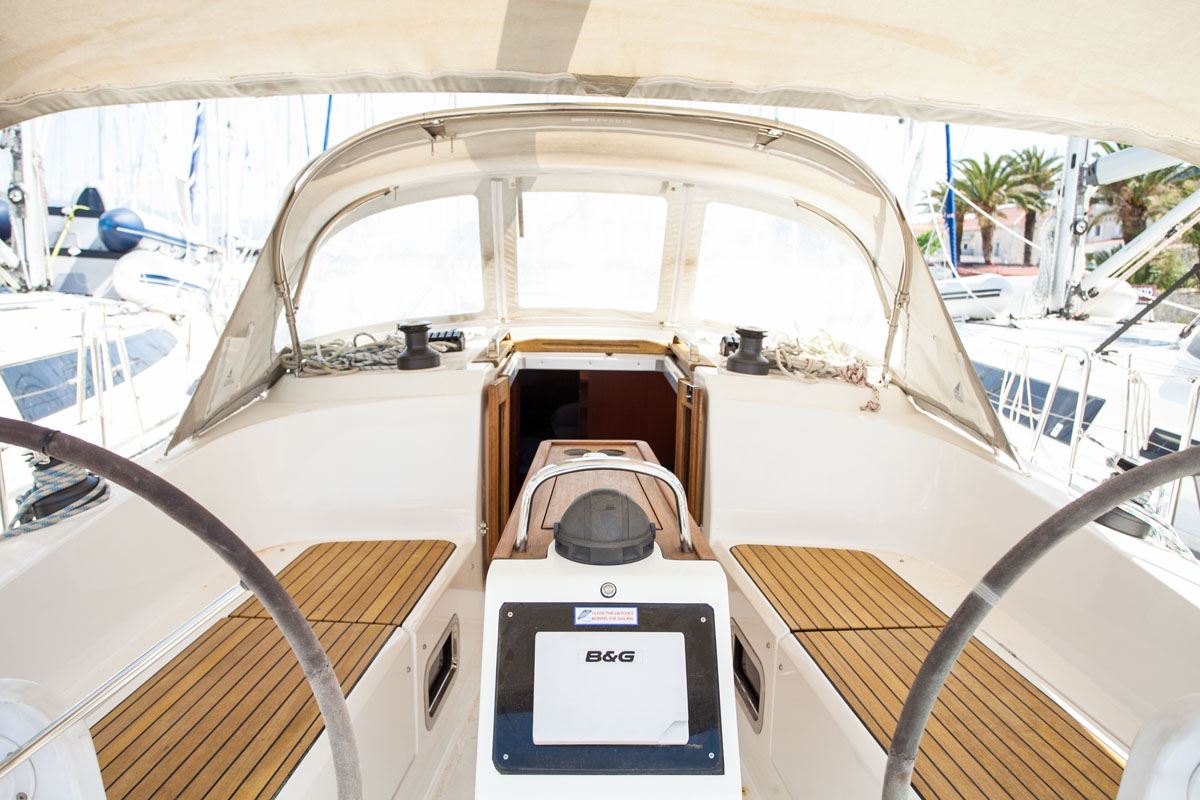 Photo #4 - Bavaria Cruiser 37 - 3 cab. (Nancy) in Dubrovnik - 32147