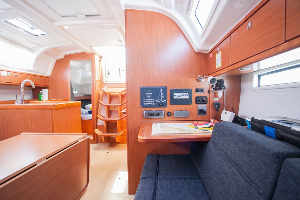 Photo #8 - Bavaria Cruiser 37 - 3 cab. (Nancy) in Dubrovnik - 32147