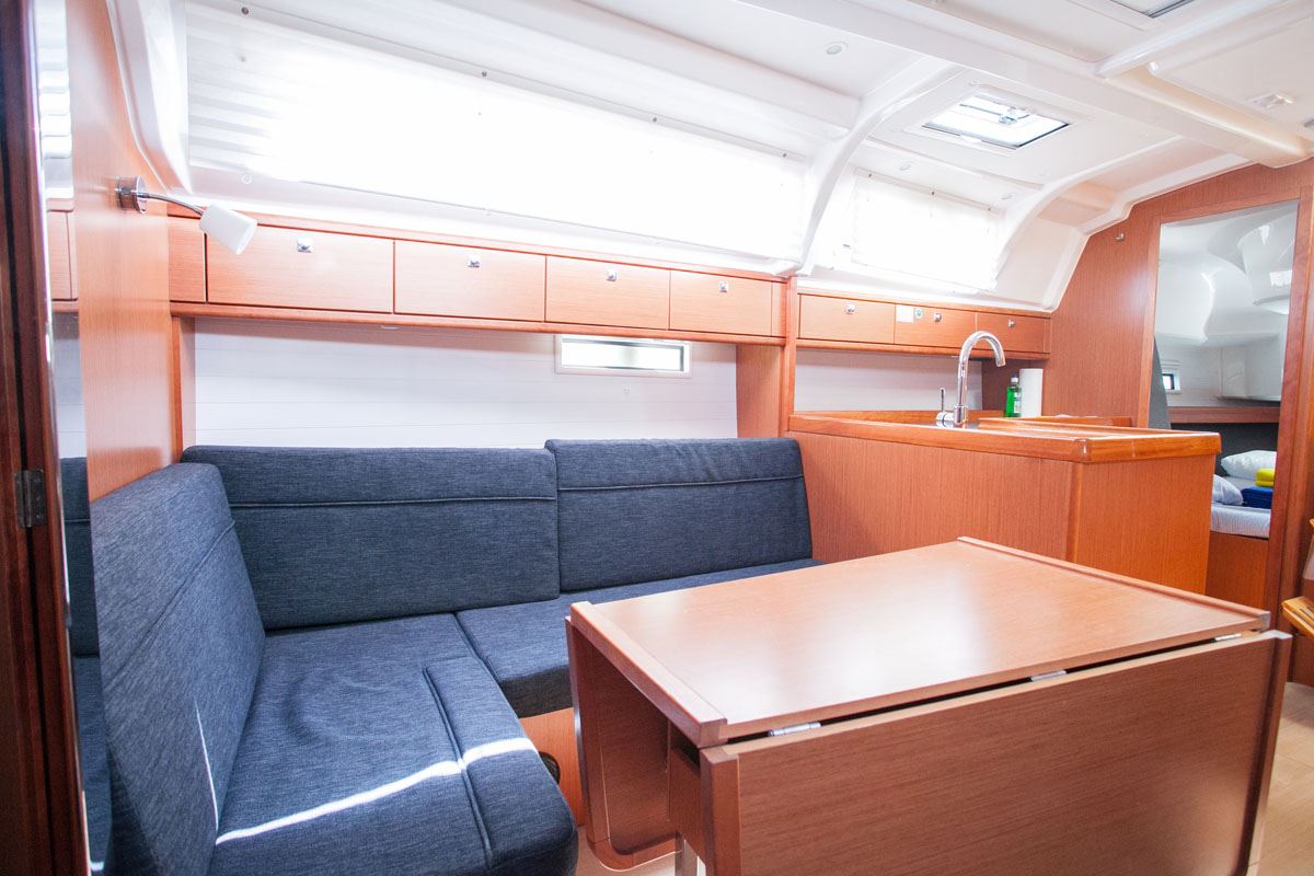 Photo #9 - Bavaria Cruiser 37 - 3 cab. (Nancy) in Dubrovnik - 32147