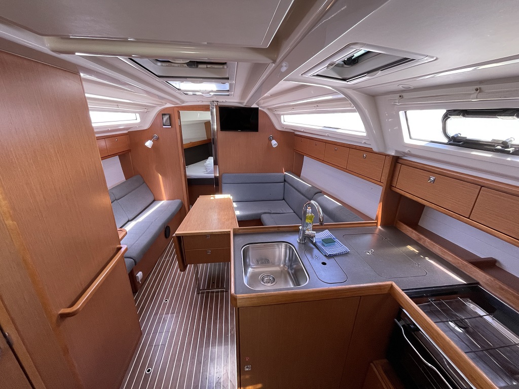 Photo #8 - Bavaria Cruiser 37 - 3 cab. (Andrea) in Sukosan - 32216