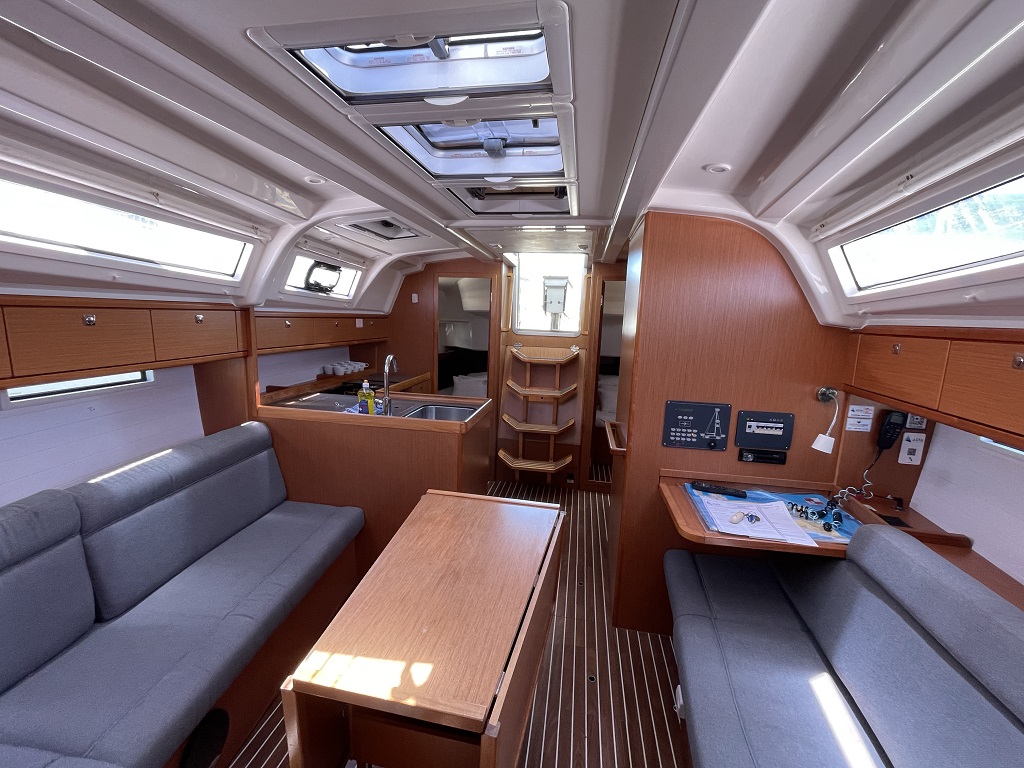 Photo #11 - Bavaria Cruiser 37 - 3 cab. (Andrea) in Sukosan - 32216