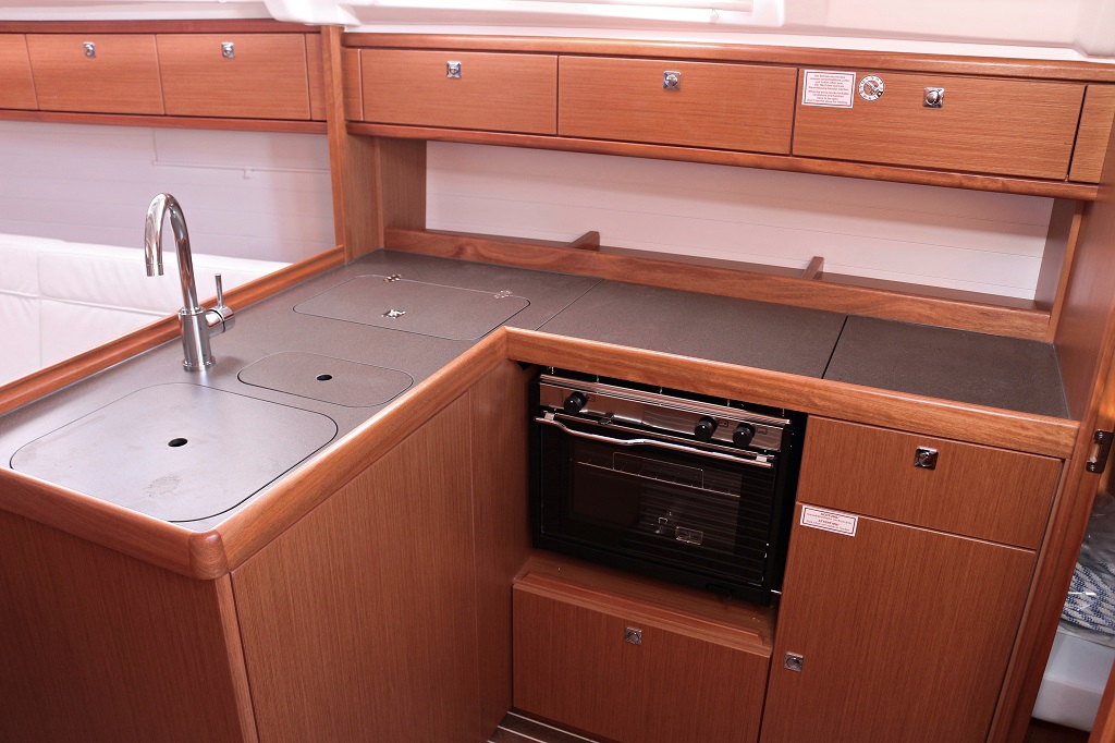 Photo #13 - Bavaria Cruiser 37 - 3 cab. (Andrea) in Sukosan - 32216