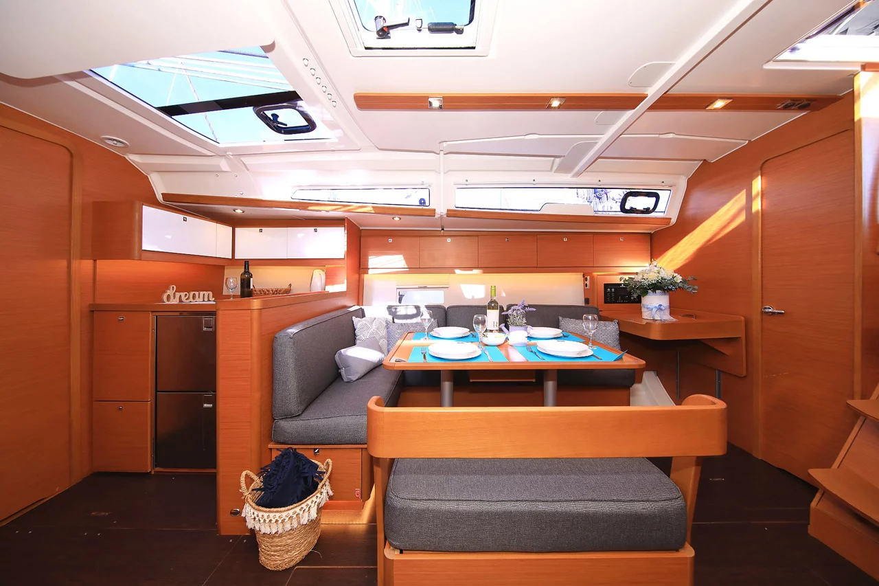 Dufour 430 - 3 cab. (Auszeit)  - 9