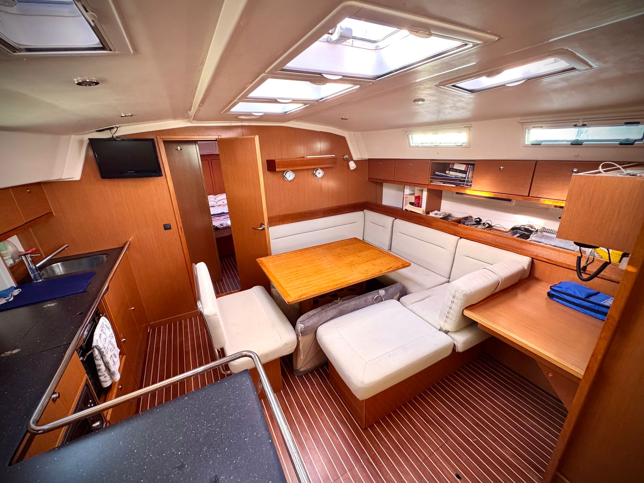 Photo #8 - Bavaria Cruiser 45 - 3 cab. (Shoogle) in Fethiye - 32265