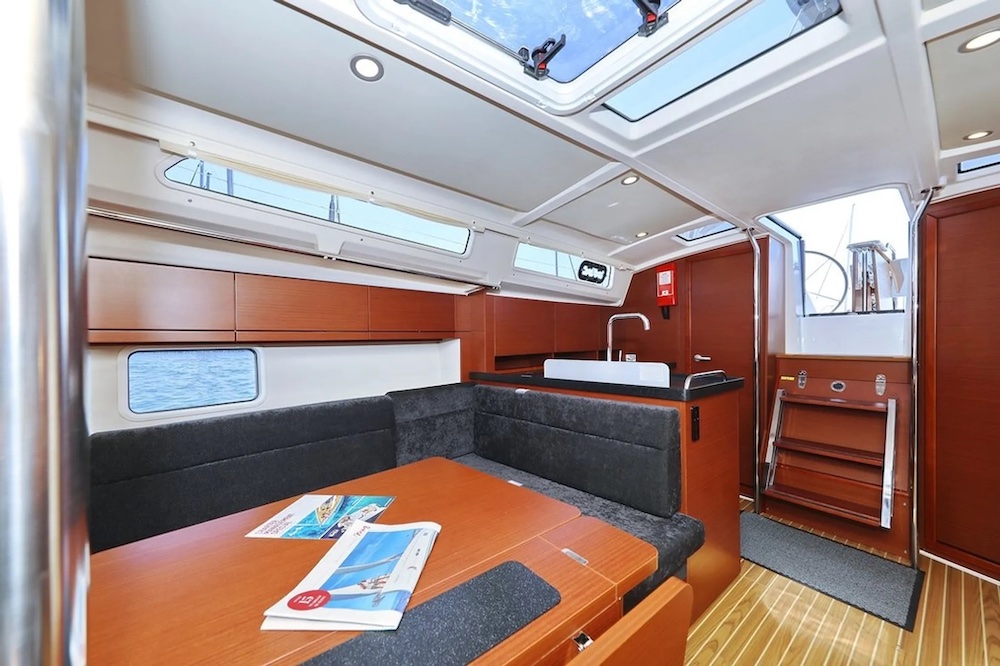 Photo #6 - Hanse 388 (Chablis) in Trogir - 32267
