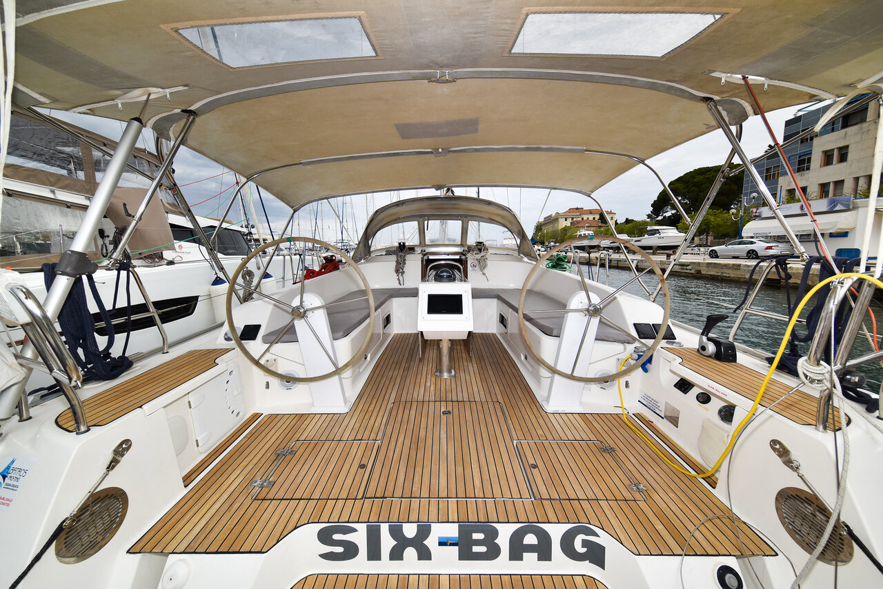 Photo #6 - Bavaria Cruiser 46 - 4 cab. (Six Bag) en Zadar - 32275