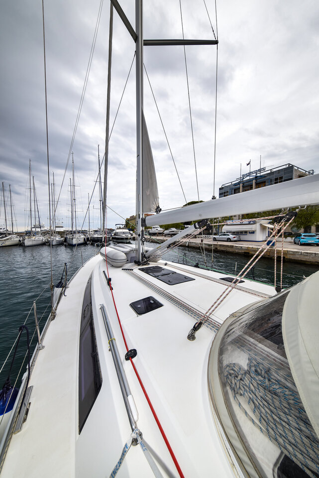 Photo #8 - Bavaria Cruiser 46 - 4 cab. (Six Bag) en Zadar - 32275