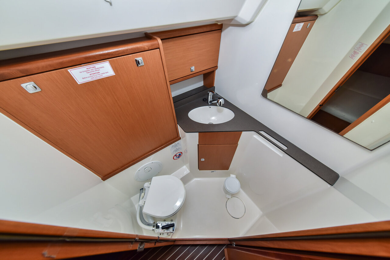 Photo #34 - Bavaria Cruiser 46 - 4 cab. (Six Bag) en Zadar - 32275