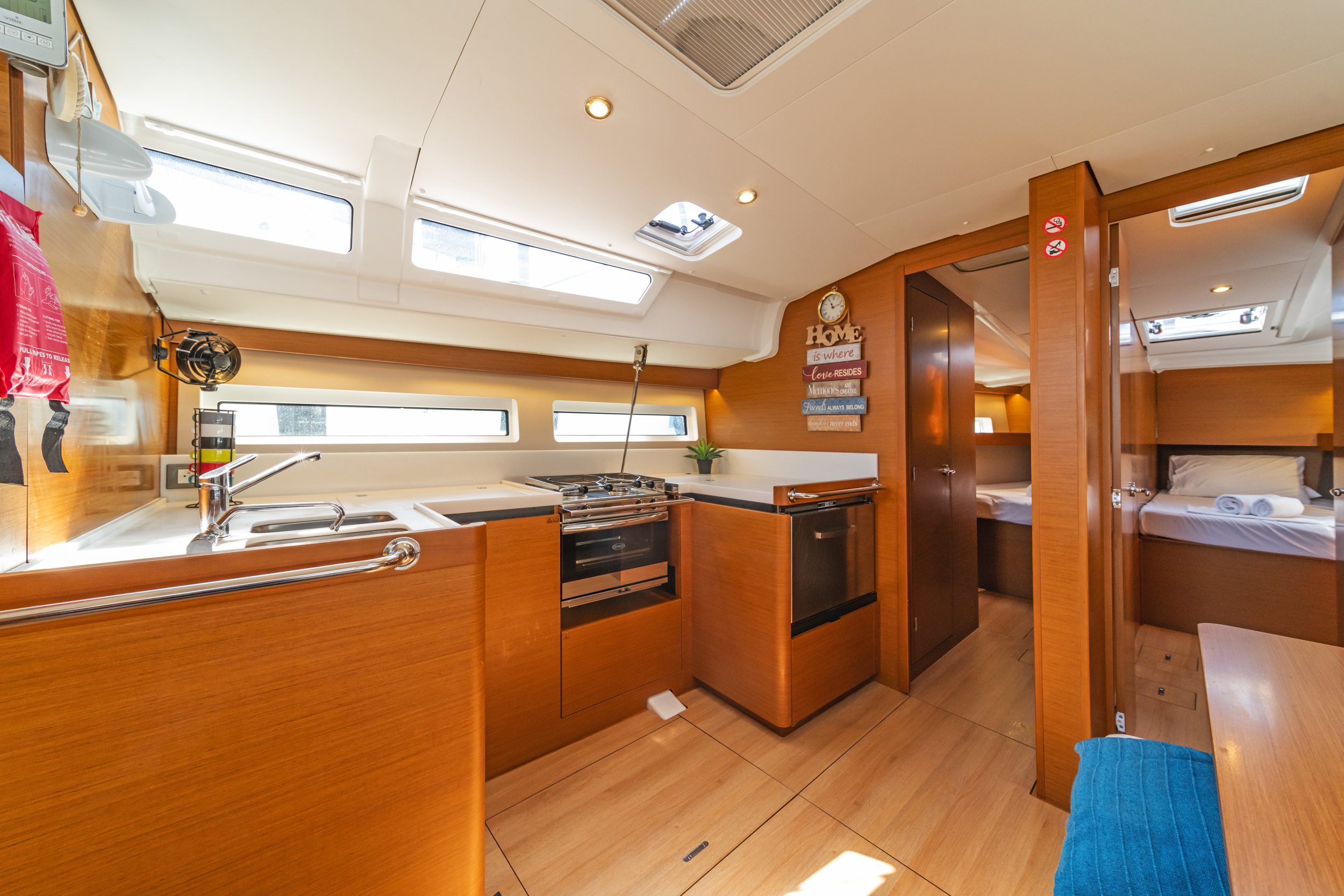 Photo #9 - Sun Odyssey 490 - 5 + 1 cab. (Marina II) in Skiathos - 32285