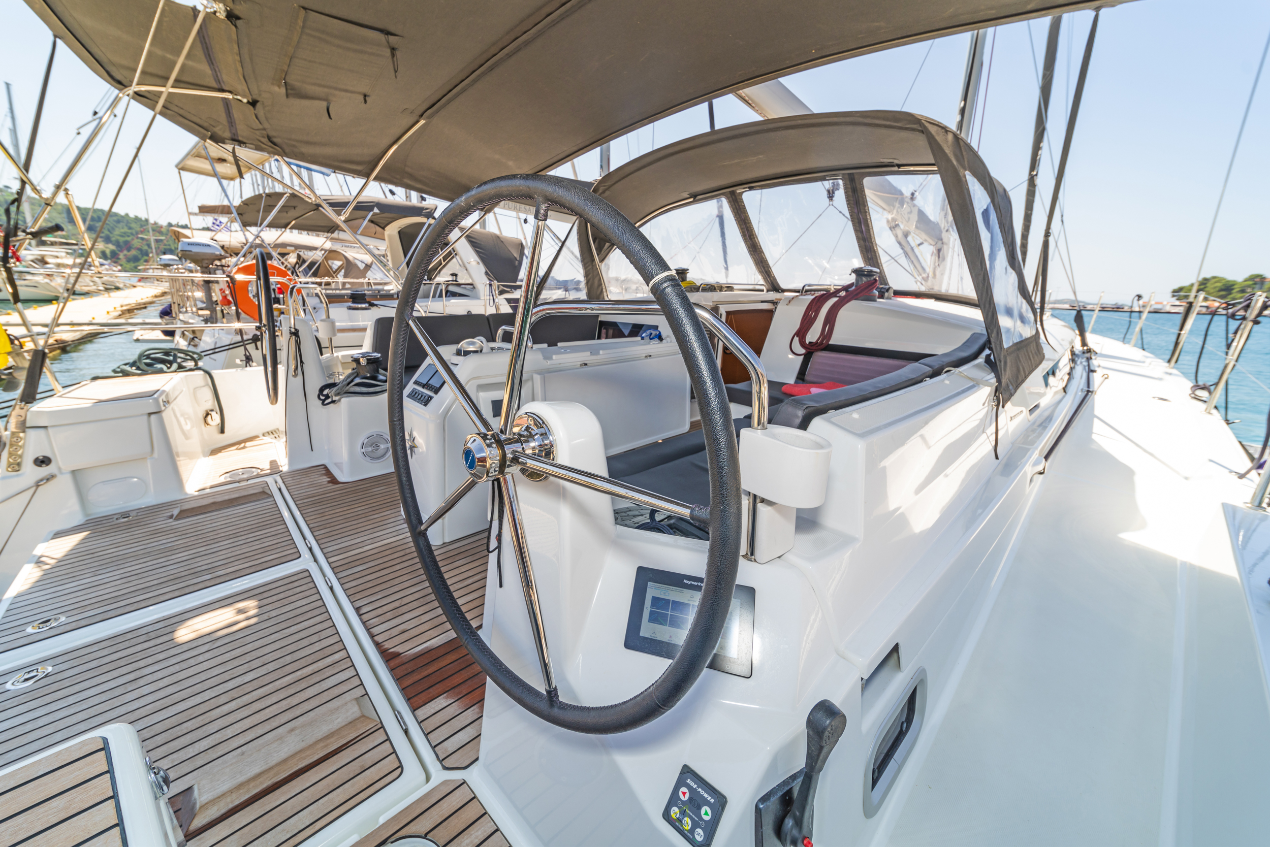 Photo #12 - Sun Odyssey 490 - 5 + 1 cab. (Marina II) in Skiathos - 32285