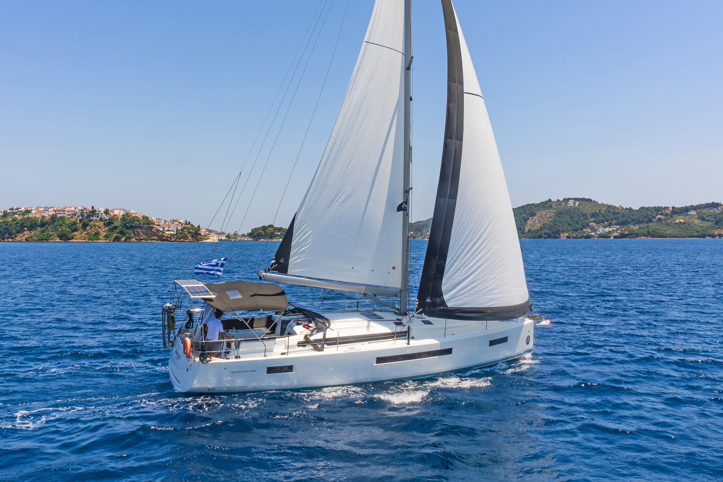 Photo #17 - Sun Odyssey 490 - 5 + 1 cab. (Marina II) in Skiathos - 32285