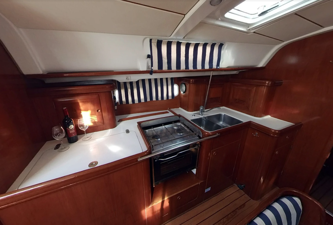 Photo #6 - Oceanis Clipper 411 - 4 cab. (Hypo) in Murter - 32340