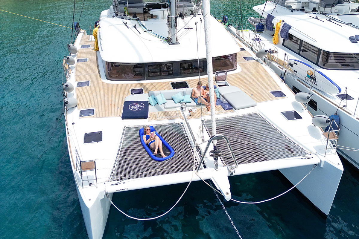 Photo #8 - Lagoon 560 S2 - 5 + 1 cab. (Starlight (Crewed)) en Elliniko - 32437