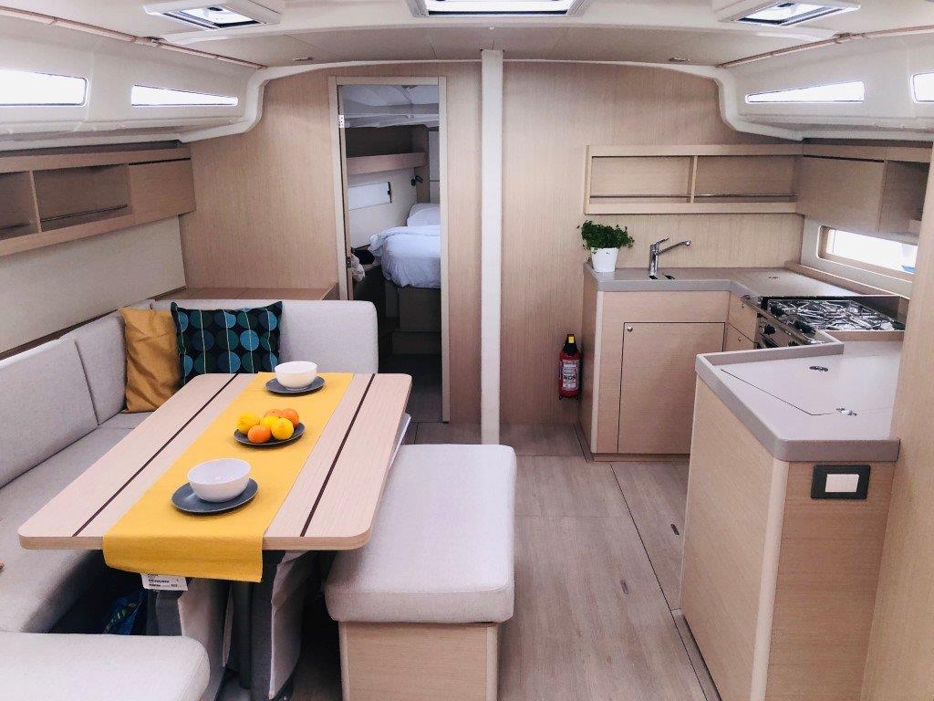 Photo #6 - Oceanis 40.1 - 3 cab. (Azorian) in Split - 32445