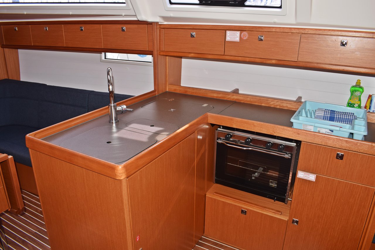 Photo #12 - Bavaria Cruiser 37 - 3 cab. (Zaklopatica) in Kastela - 32447