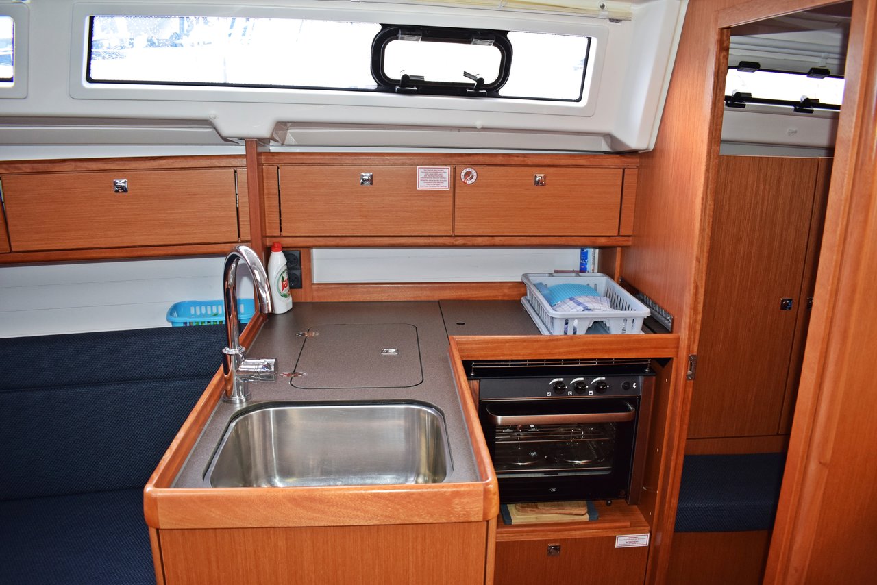 Photo #9 - Bavaria Cruiser 33 (Stončica) in Kastela - 32448