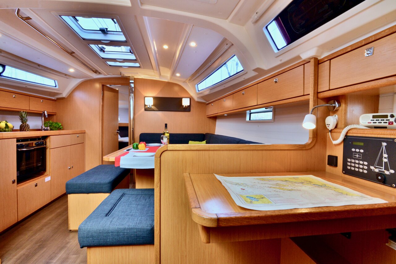 Photo #4 - Bavaria Cruiser 41 - 3 cab. (Stella) in Sibenik - 32463