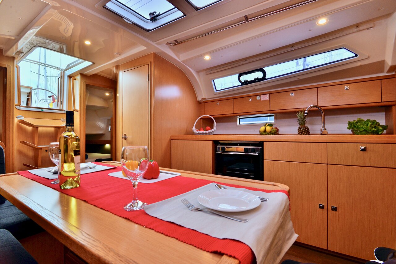 Photo #8 - Bavaria Cruiser 41 - 3 cab. (Stella) in Sibenik - 32463