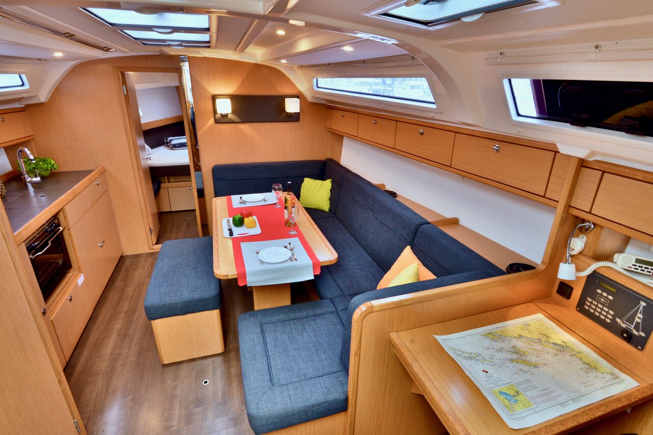 Photo #9 - Bavaria Cruiser 41 - 3 cab. (Stella) in Sibenik - 32463